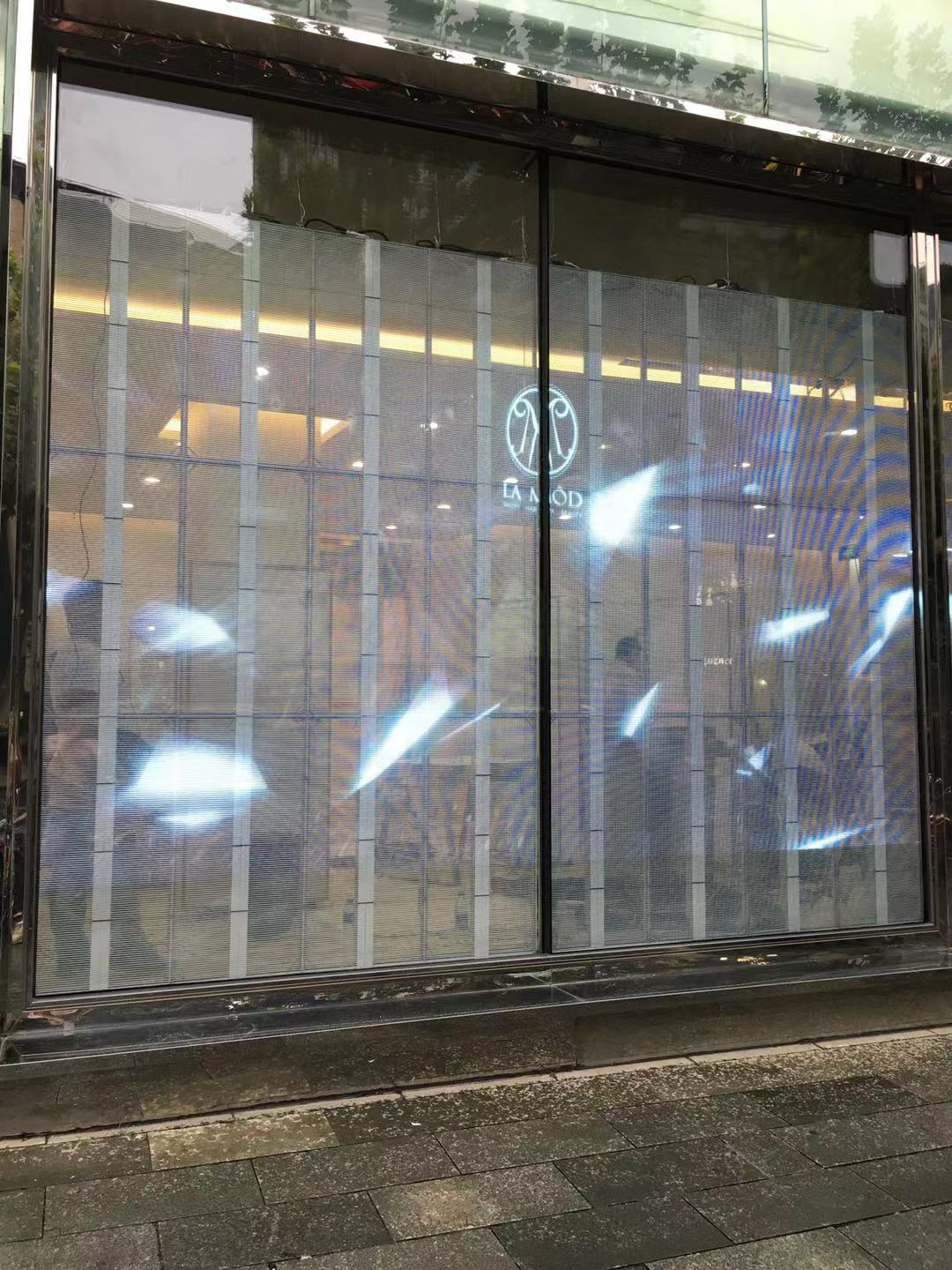 苏州宜成透明LED显示屏P3.9P7.8电子玻璃橱窗
