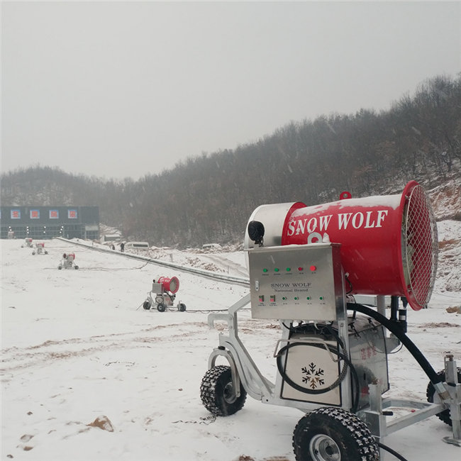 造雪量大雪质优厂家 对环境污染少选小型人工造雪机