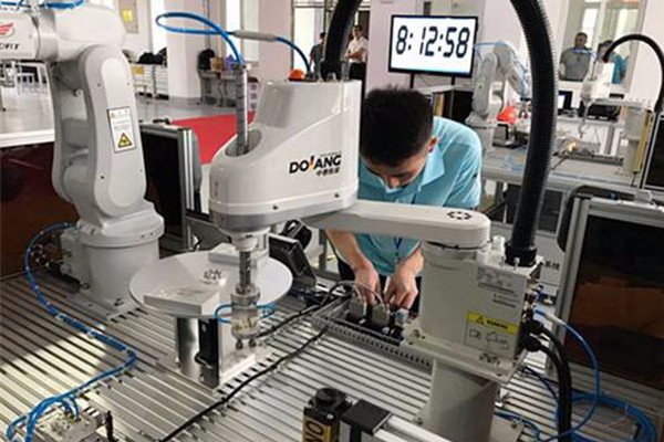 安远应用技术学校工业机器人专业介绍