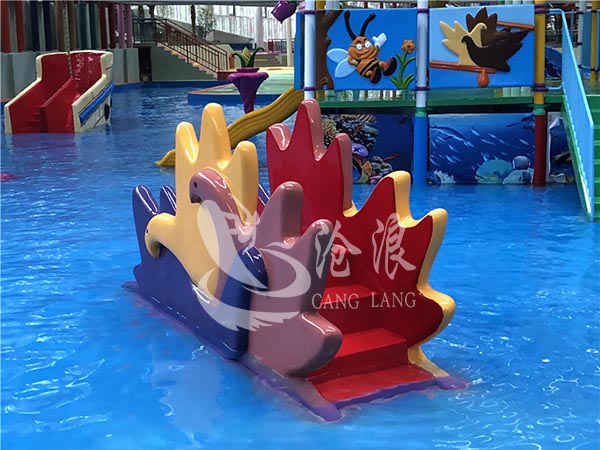 广州水上设备厂家直供 枫叶滑梯 儿童戏水设备