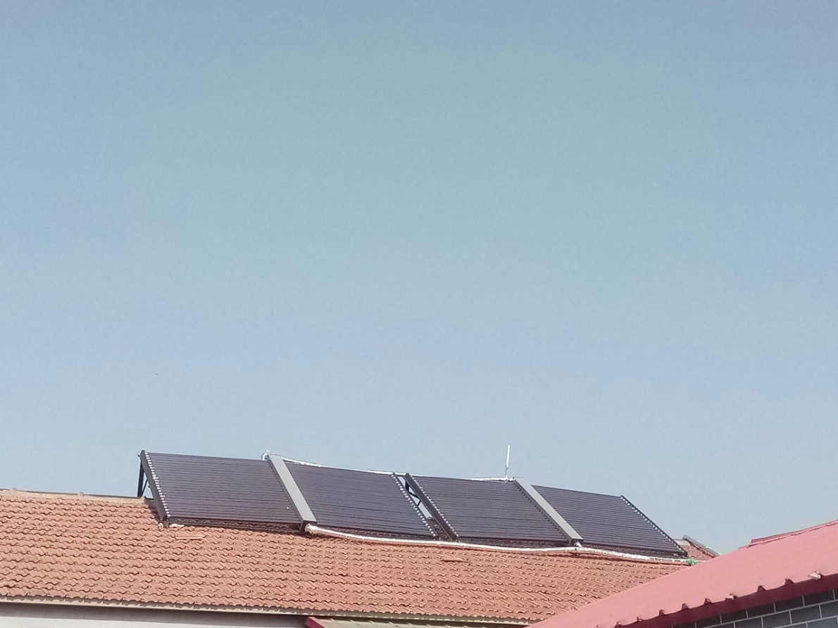 太阳能辅助天然气壁挂炉节能取暖系统