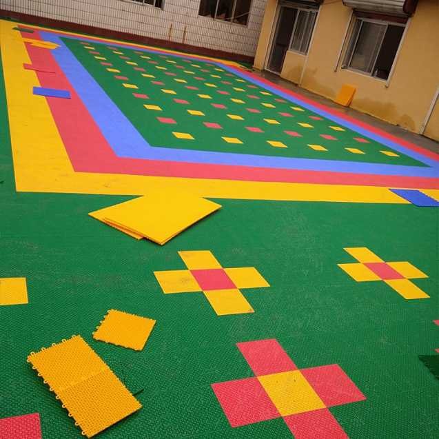 绿地球篮球场悬浮拼装地板厂家直销室外幼儿园操场专用悬浮地板