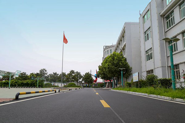 蚌埠煤田地质技工学校校园环境