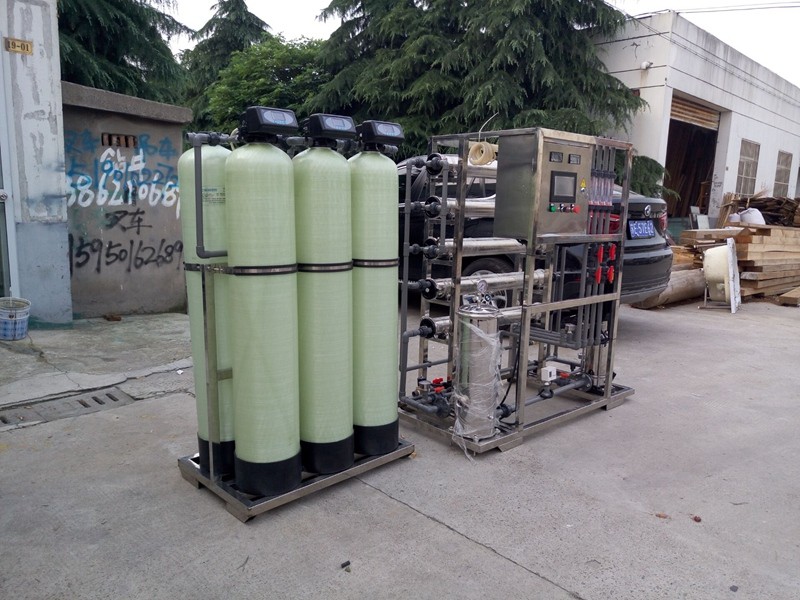 本地供应鄞州区日化厂用软水反渗透纯水设备，1吨去离子水处理等