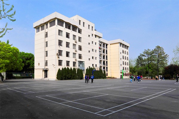 湖北省机械学校校园环境