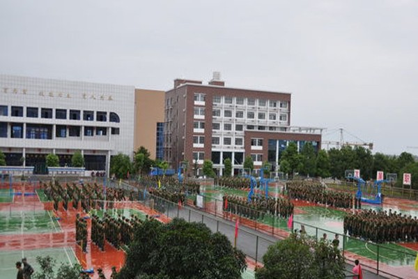 京山县职业技术教育中心校园环境