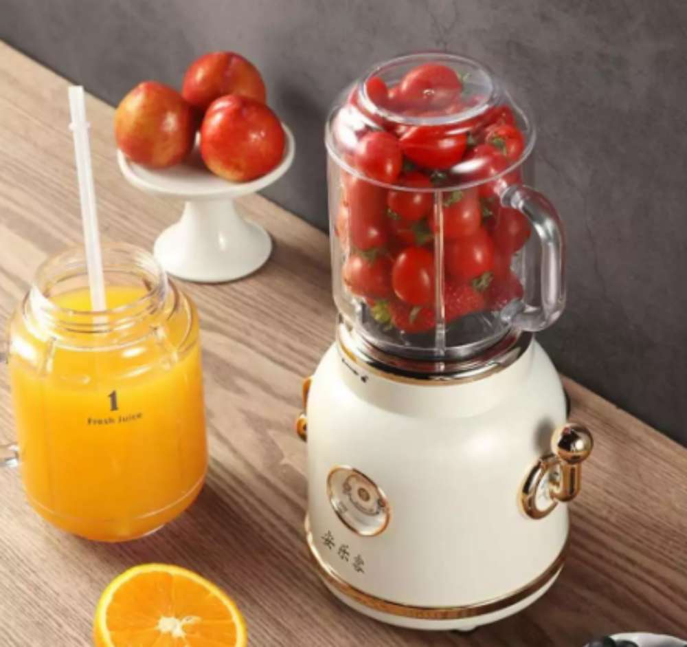 网红多功能复古榨汁机碰碰机399元 在家也能做出网红果汁
