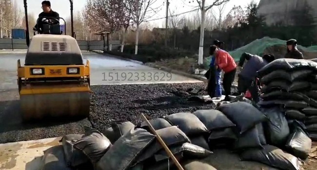 江苏苏州雨后坑槽修补问题冷沥青混合料来解决