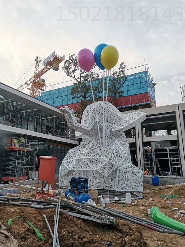 上海售楼处抽象镂空大象雕塑图