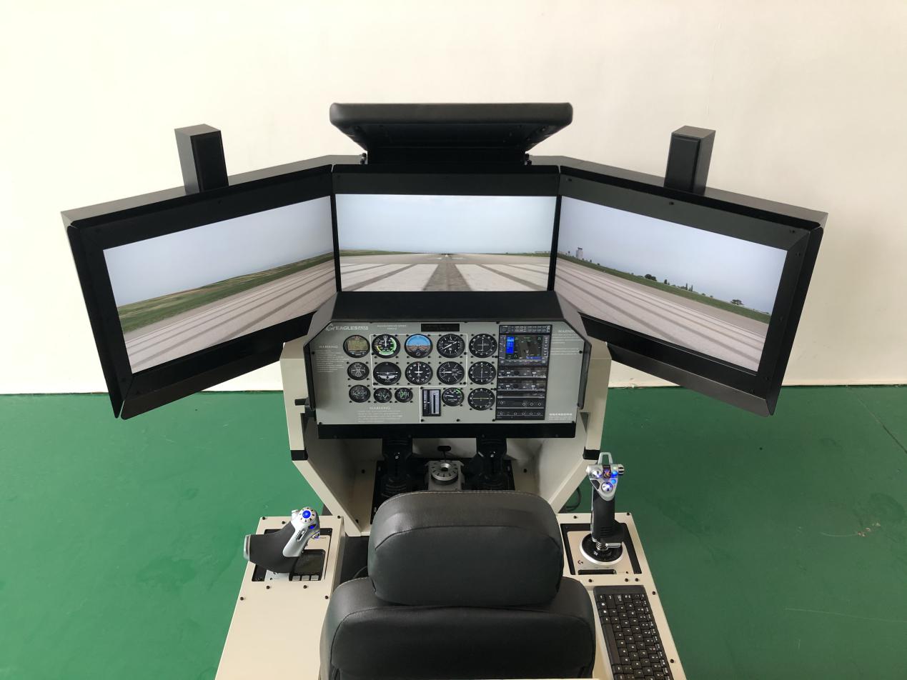 飞行模拟器的视景系统