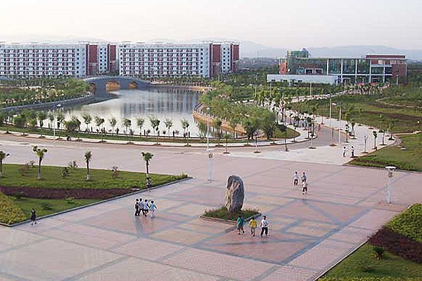 南昌工业工程技术学校校园环境