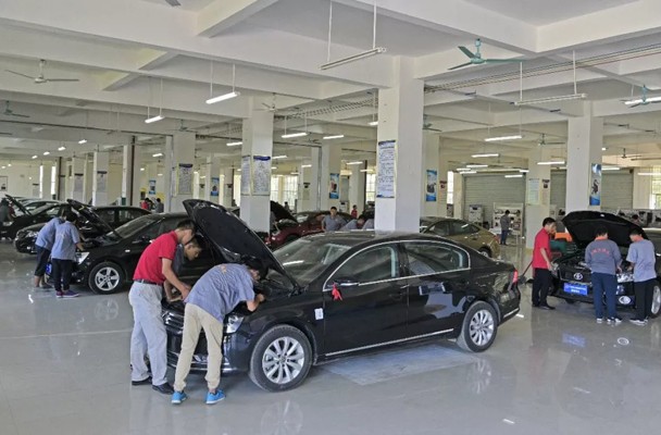 济南电子机械工程学校汽车运用与维修