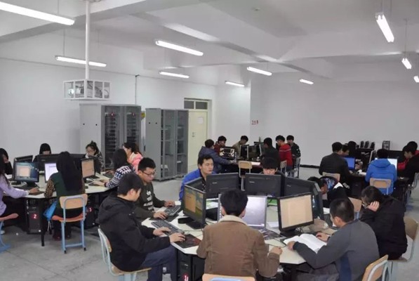 西安市临潼区幼儿师范学校计算机应用专业介绍