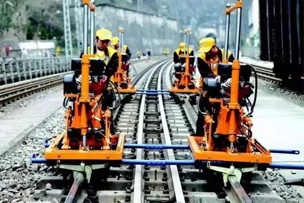 西安交通工程学校铁道施工和养路机械制造与维护专业介绍