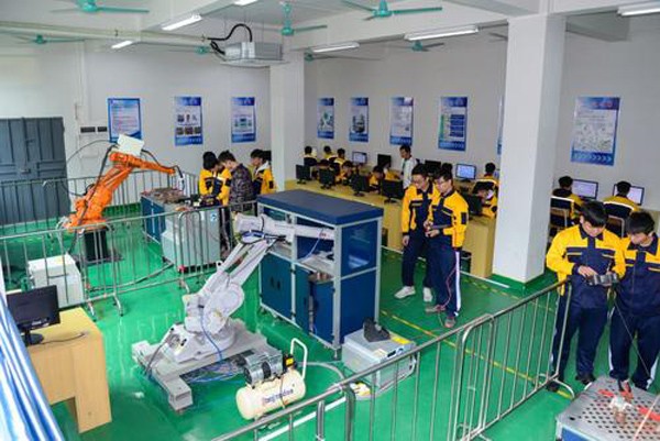 陕西省榆林市师范学校工业机器人技术专业介绍