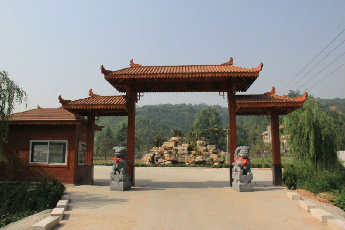 洛阳陵园扫码了解北邙南山陵园